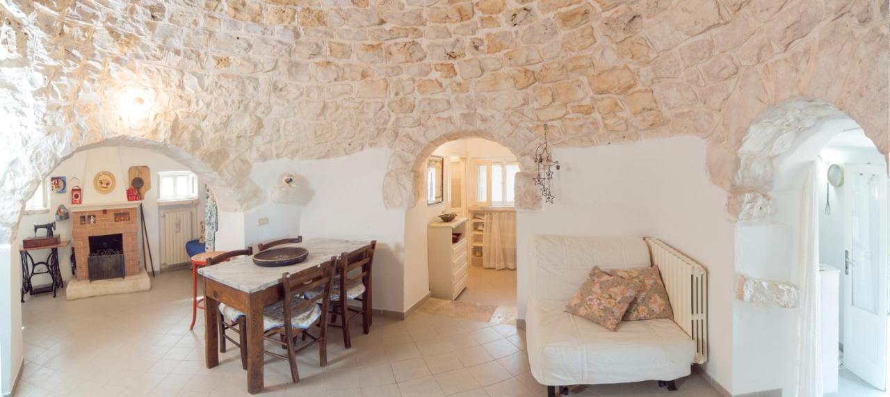 Trulli Girasoli E Viole Cocolicchio Exteriör bild