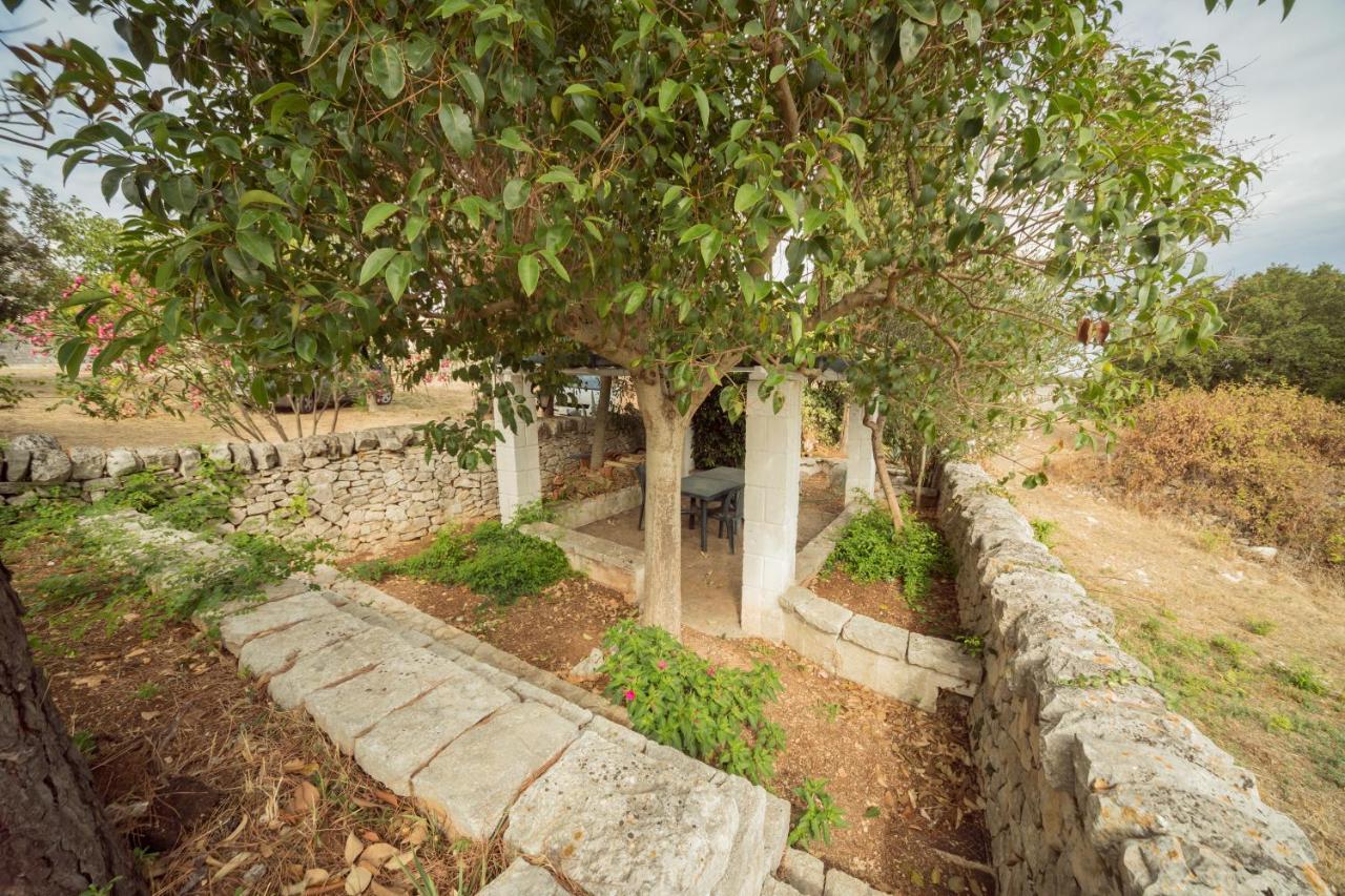Trulli Girasoli E Viole Cocolicchio Exteriör bild