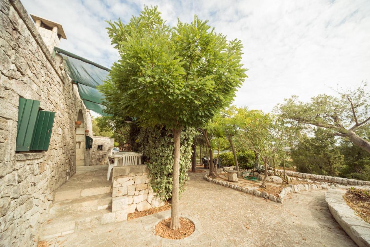 Trulli Girasoli E Viole Cocolicchio Exteriör bild