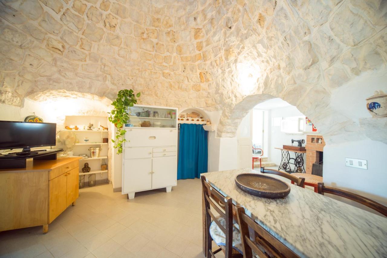 Trulli Girasoli E Viole Cocolicchio Exteriör bild